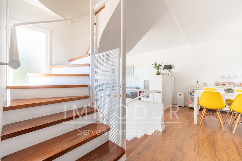 Foto 433c89bb-5044-449e-b9a8-6ae0367821c1. Casa adosada en carrer raconada 6 Bellamar bajo con jardín y piscina privada en Castelldefels