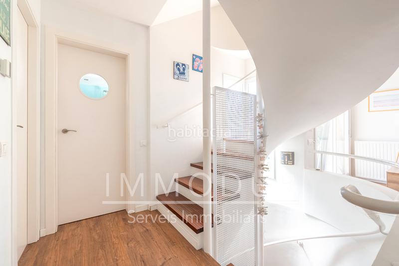 Foto 6640f29c-f2fe-44e4-8c89-106fe0c4ef67. Casa adosada en carrer raconada 6 Bellamar bajo con jardín y piscina privada en Castelldefels