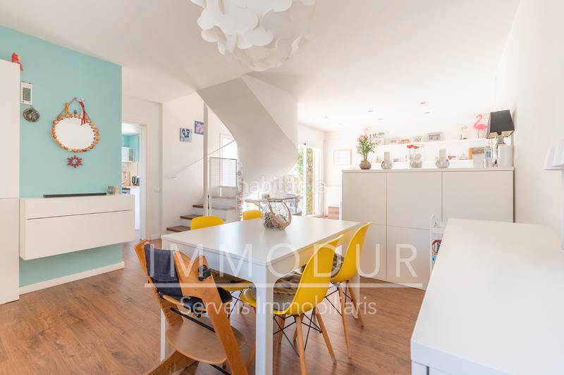 Foto 69fae9ea-cca6-4e8d-9ee1-03848dceb982. Casa adosada en carrer raconada 6 Bellamar bajo con jardín y piscina privada en Castelldefels