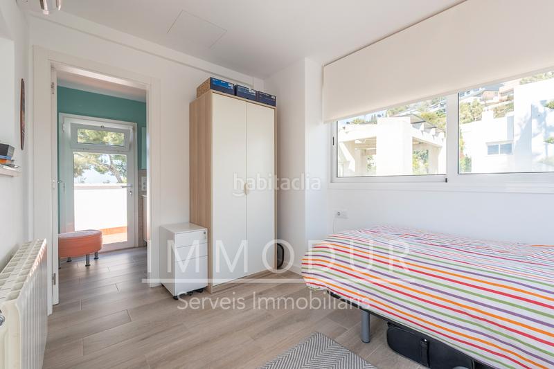 Foto 84dc471c-fb5b-455d-b1fb-2dfd1d5c00fe. Casa adosada en carrer raconada 6 Bellamar bajo con jardín y piscina privada en Castelldefels