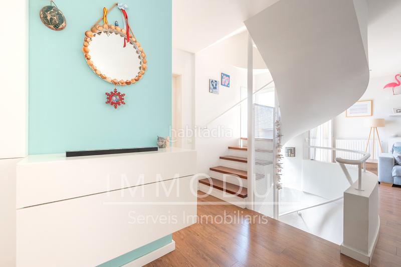 Foto 91c8018c-7d50-4d62-9388-6794eda6bdf7. Casa adosada en carrer raconada 6 Bellamar bajo con jardín y piscina privada en Castelldefels