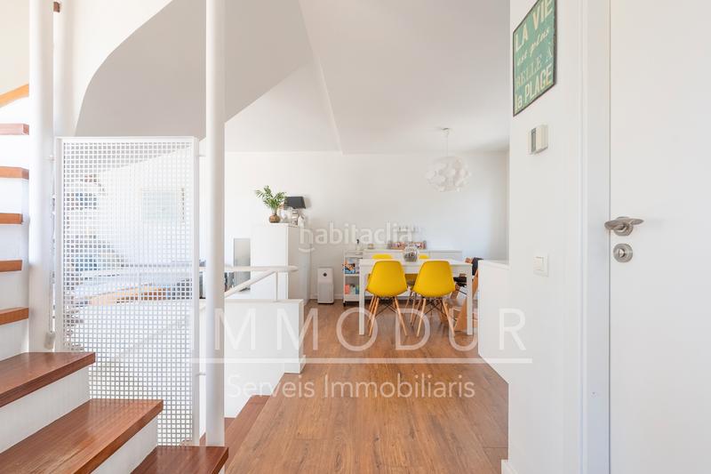 Foto c271d926-1765-4af1-ab6a-0024f33ac258. Casa adosada en carrer raconada 6 Bellamar bajo con jardín y piscina privada en Castelldefels