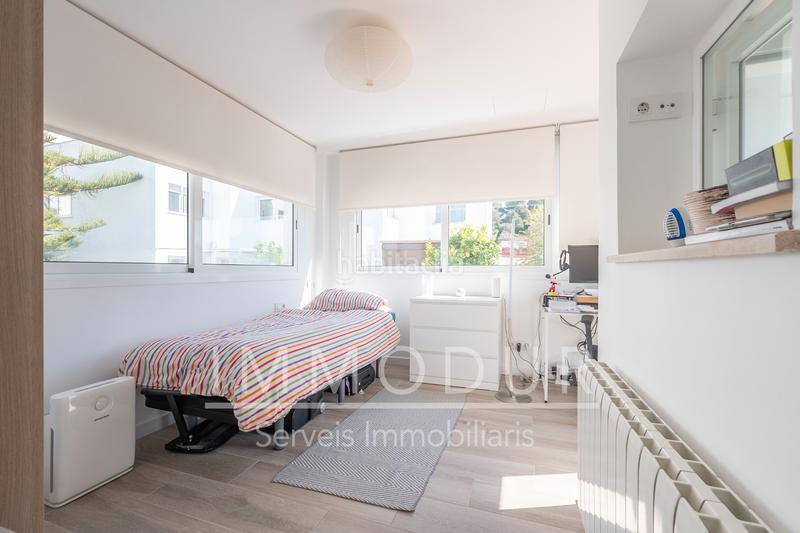 Foto d2ddc161-20c6-4518-986e-c4fa22dc6747. Casa adosada en carrer raconada 6 Bellamar bajo con jardín y piscina privada en Castelldefels