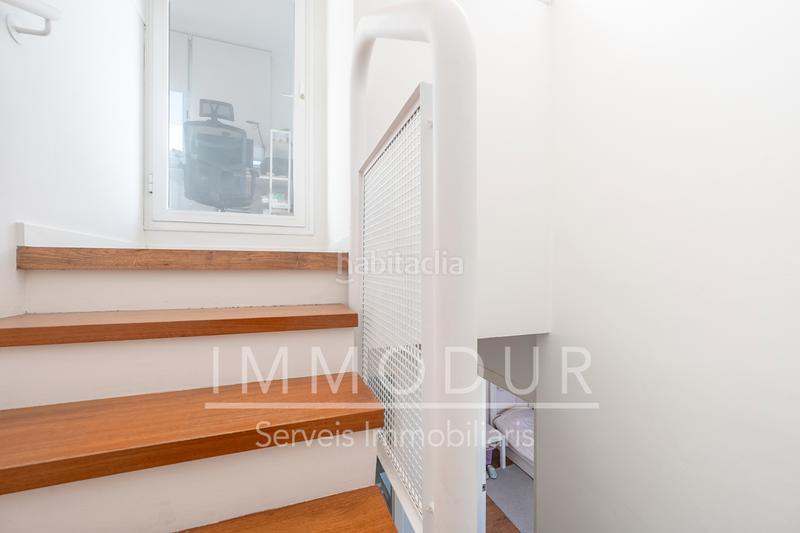 Foto f800ffd9-11b1-45aa-99fd-79135d3957f7. Casa adosada en carrer raconada 6 Bellamar bajo con jardín y piscina privada en Castelldefels