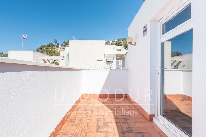 Foto fb18be49-3077-4453-bb45-084ad044e58c. Casa adosada en carrer raconada 6 Bellamar bajo con jardín y piscina privada en Castelldefels