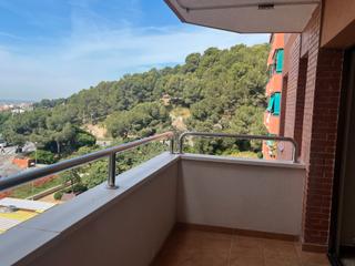 Miete Etagenwohnung in Carrer d'albert llanas 16. En alquiler al lado del parc guell
