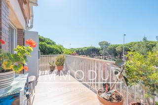 Dachwohnung in Cami de labors agricoles 21. Atico duplex en gava mar en gran urbanizacin