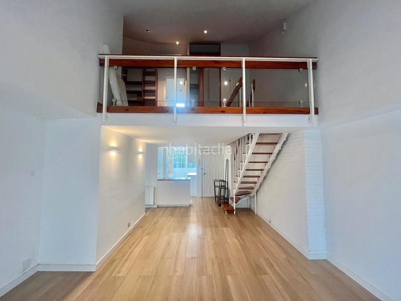 Foto cb4d0f2e-9fa9-4870-acab-1e4b58996798. Rent penthouse in autovia de castelldefels 162 in Gavà