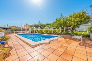 Chalet  Avinguda sis camins 32. Fantastica casa independiente en vilanova i la geltru