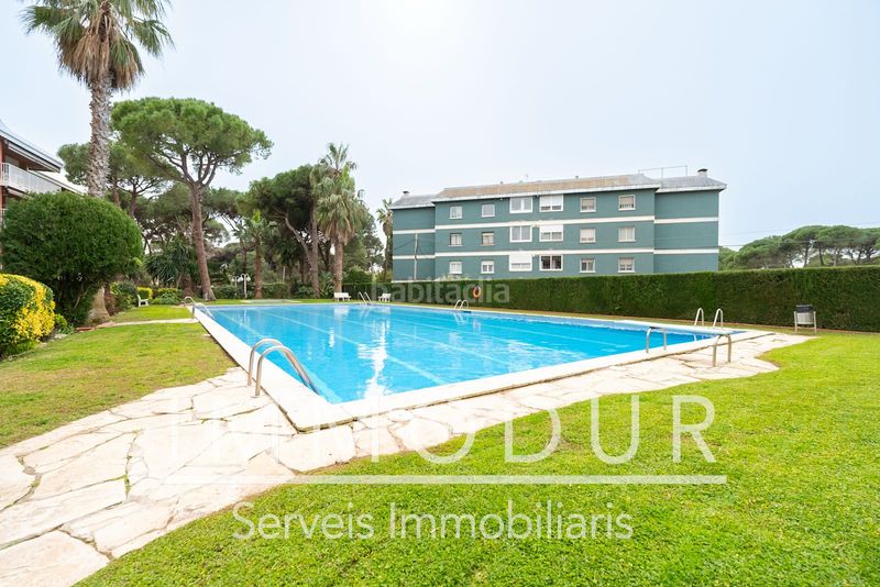 Foto 40642ee0-1ed2-49c5-8134-938a85a6df18. Pis amb calefacció aparcament piscina a Gava Mar Gavà