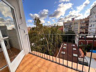 Piso en Carrer d'entença 147. Eixample esquerra gran piso con vistas despejadas con ascensor