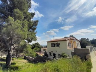 Chalet in Cabra del Camp. Casa independiente en miralcamp