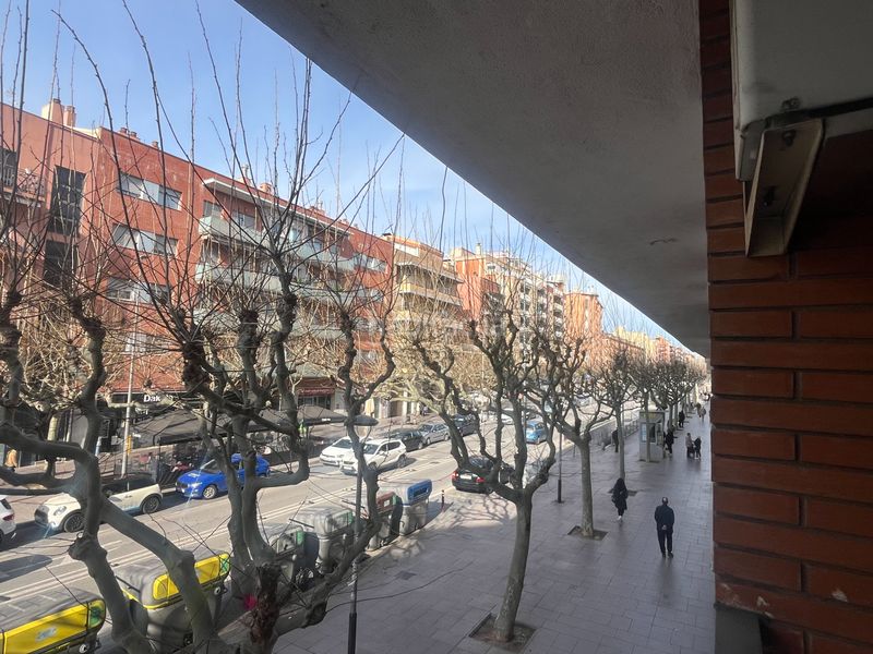 Foto 0ae1b643-b07d-4bf4-a490-7fc02a175e0e. Piso en passeig del doctor moragas 204 en pleno centro, mejor zona de barbera vivienda con parking, 4 habitaciones en Barberà del Vallès