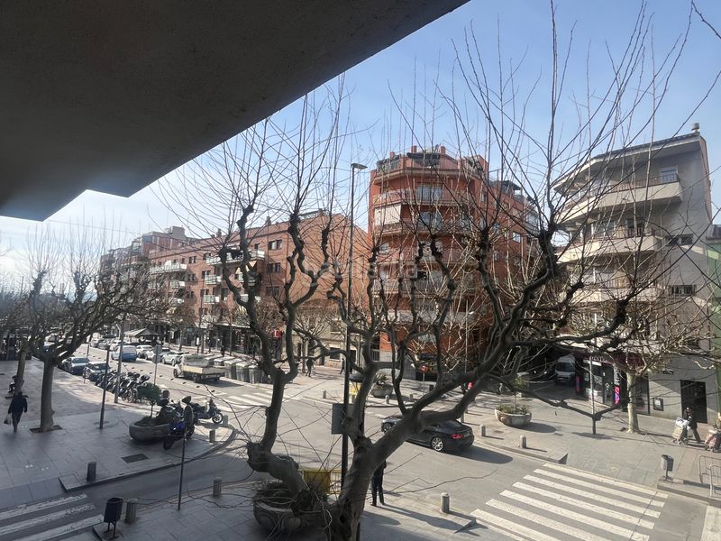Foto 2ba4a11f-a5c6-4e43-b4f9-cdac01fe7863. Piso en passeig del doctor moragas 204 en pleno centro, mejor zona de barbera vivienda con parking, 4 habitaciones en Barberà del Vallès