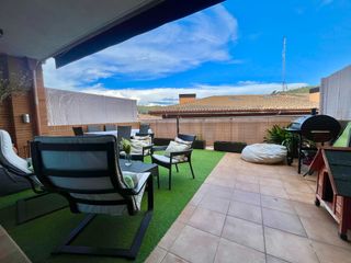 Semi detached house in Carrer de la magn�lia 20. Preciosa casa adosada