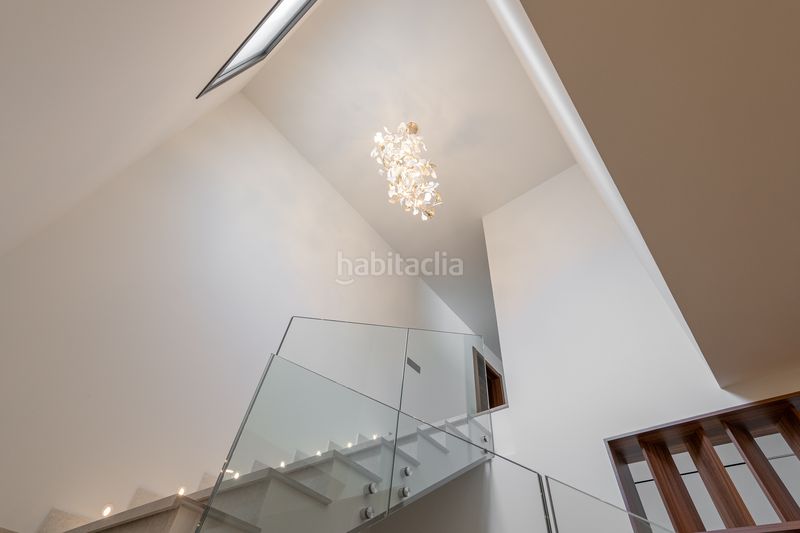 Foto ff6902be-2b09-47bd-8071-3908a299638e. Casa amb xemeneia calefacció aparcament piscina a Castelldefels