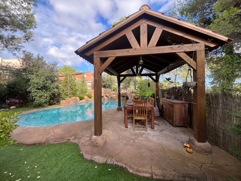 Foto 046920a0-7439-4864-b78b-815d89af15f3. Chalet en carrer llobregat 18 preciosa casa en Begues
