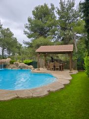 Location Chalet  Carrer llobregat 18. Preciosa casa individual