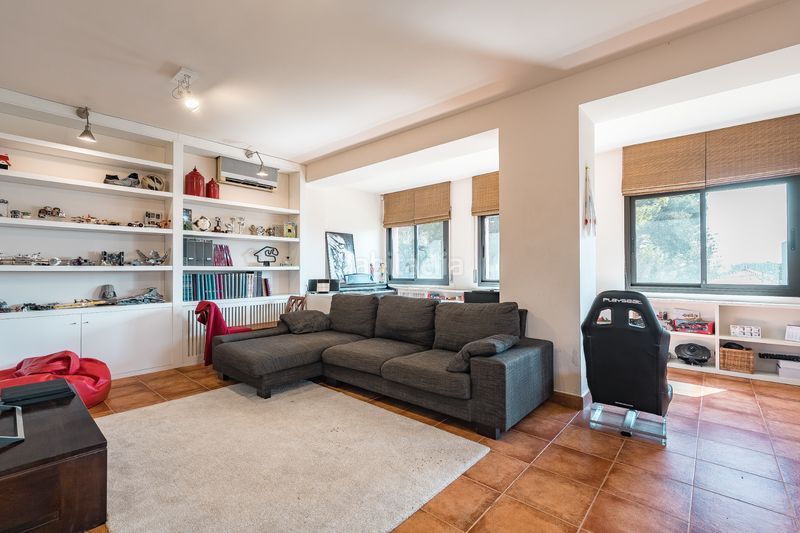 Foto 0ae6377d-7746-4305-9c60-28ae1e8142bd. Casa amb calefacció aparcament piscina a Montmar Castelldefels