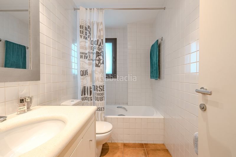 Foto 13db5674-2ef5-4058-afc8-50e77a6e1213. Casa amb calefacció aparcament piscina a Montmar Castelldefels