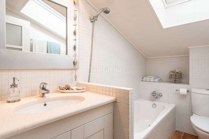 Foto c2ec9a70-1390-4db2-917f-f5fad94fd85a. Casa amb calefacció aparcament piscina a Montmar Castelldefels