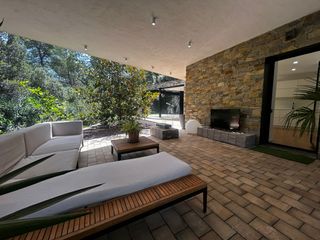 Chalet  Carrer del turó de la carlina. Vivienda de lujo en matadepera con heliopuerto