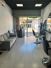 Lloguer Local Comercial a Calle lope de rueda 268. Alquiler de sillon peluqueria