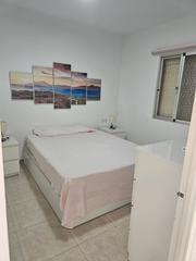 Miete Haus  Calle uranio 49. Se alquila habitacion