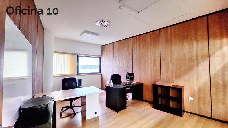 Foto 15975b99-901f-4e61-9db7-68c172d8013a. Oficina s en edifico azabache a 650 m2 en Barrios (Los)
