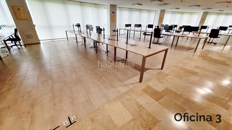 Foto 4dbffef2-aa02-492e-a34c-cc99a07e1069. Oficina s en edifico azabache a 650 m2 en Barrios (Los)