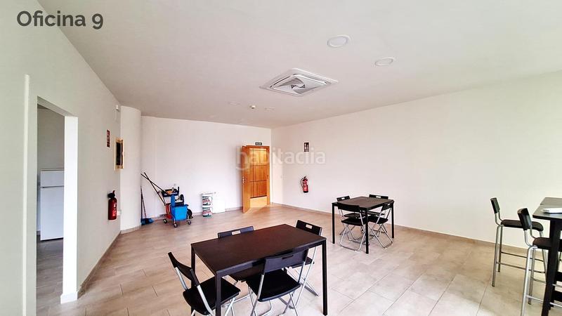 Foto 7e6fb67a-7cee-421c-95b3-7badd073804d. Oficina s en edifico azabache a 650 m2 en Barrios (Los)