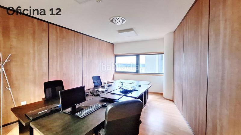 Foto a7adf93d-65d6-411f-94be-a44e3362d02d. Oficina s en edifico azabache a 650 m2 en Barrios (Los)