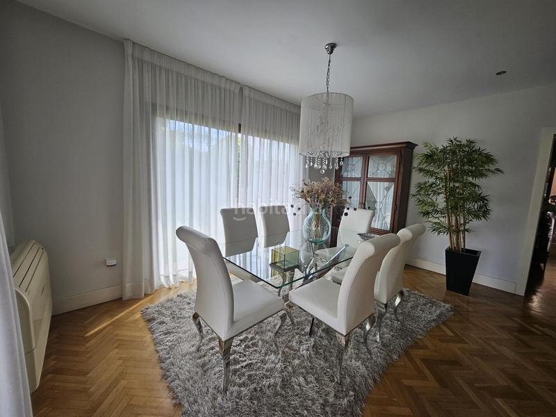 Foto bc2101dc-0dc9-4def-8ea1-23df56dbd5ed. Chalet espectacular chalet soleado en colonia san miguel en Algeciras