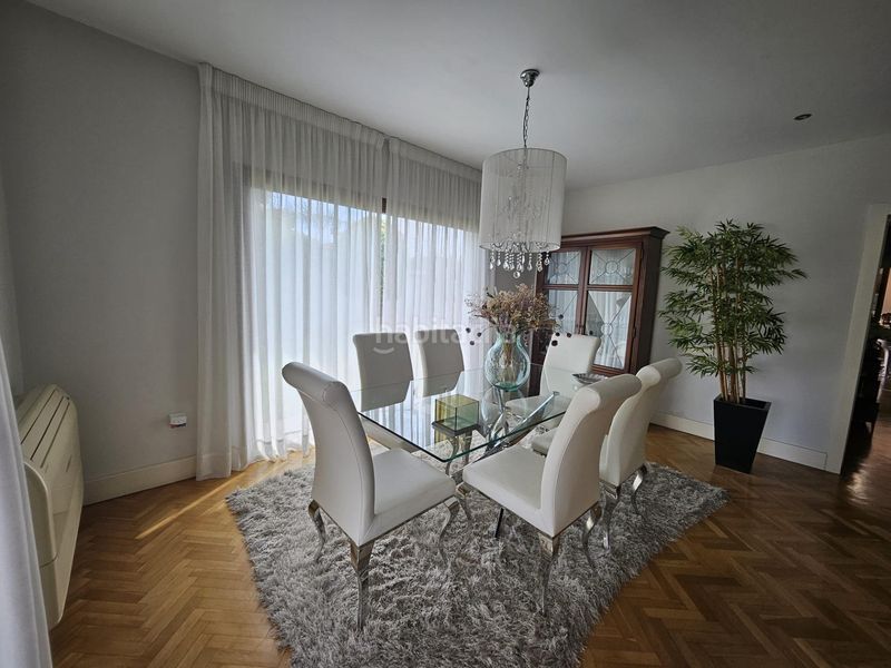 Foto eacc00a5-5190-428f-8f82-c5d79debe17b. Chalet con piscina in Los Pinos Algeciras