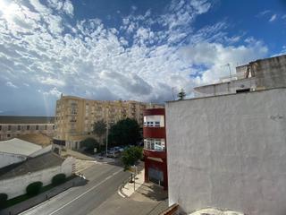 Pis a Casco Antiguo. Ideal para inversores! apartamento en última planta con terraza.