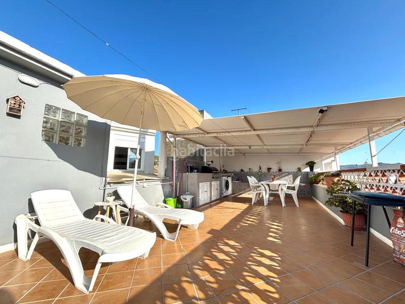 Foto 126b01ba-9a6a-487e-bf06-968bec99af9c. Casa adosada amplia casa familiar en los pastores con terraza chillout y ubicación inmejorable en Algeciras
