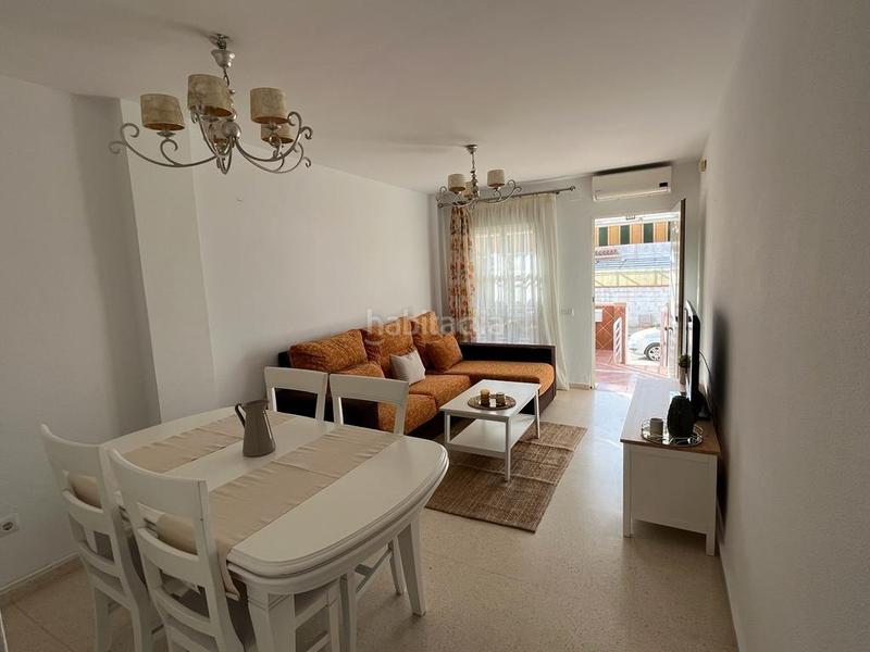 Foto 60025d74-a653-43c4-8faf-863fefa91cc2. Rent semi detached house with parking in El Rinconcillo Algeciras