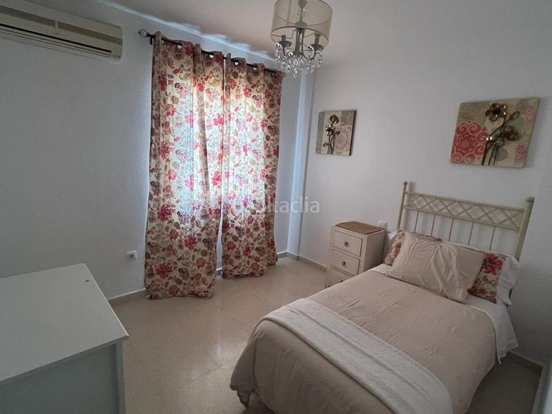 Foto 733ae4c0-a17a-42bf-b926-03c3207a4fcd. Rent semi detached house with parking in El Rinconcillo Algeciras
