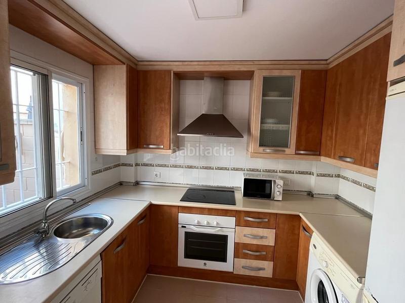 Foto 77915ff9-47f9-4454-828e-20734d17f879. Rent semi detached house with parking in El Rinconcillo Algeciras