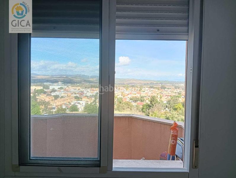 Foto 90cfa6d5-1312-4822-a98a-495c59b3f6e8. Pis amb aparcament piscina a La Reconquista - El Rosario Algeciras