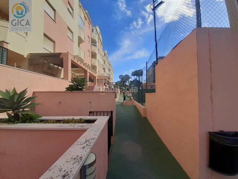 Foto b6dc0d39-ef5a-4d71-aaca-cef7a2cd1bfa. Pis amb aparcament piscina a La Reconquista - El Rosario Algeciras