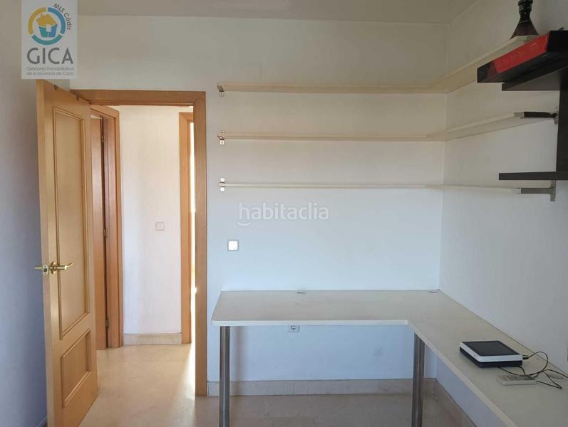 Foto ed96d0e5-09fa-412b-ba52-da1203d7a762. Pis amb aparcament piscina a La Reconquista - El Rosario Algeciras