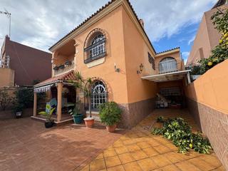 Casa in El Rinconcillo. Casa muy cerca de la playa del rinconcillo. en periodo de pujas