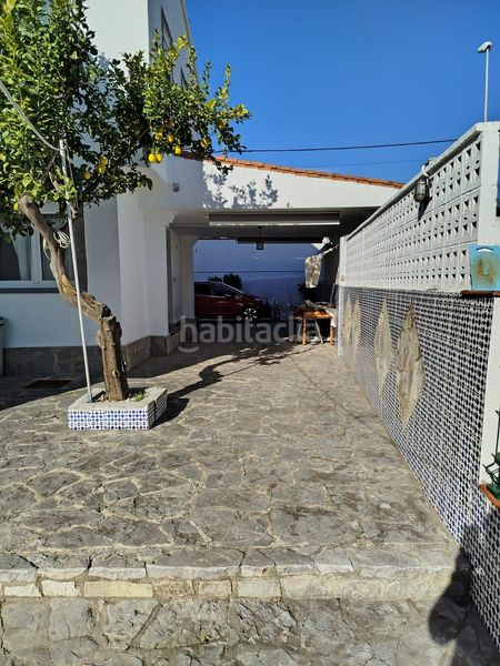 Foto c6eb1dbe-5559-4575-b6fd-2dc5395d55b3. Xalet amb aparcament a Los Pinos Algeciras