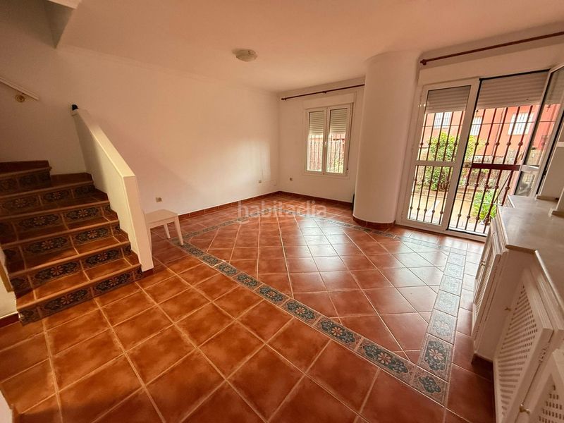 Foto fbe926a2-2b36-4cbc-ae3c-b0997e105db8. Casa amb piscina a El Rinconcillo Algeciras