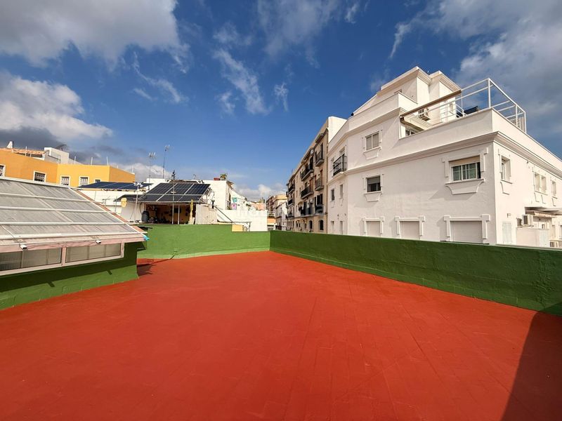 Foto db06f71b-e157-4322-acc2-552bd20b45b9. Casa amb aparcament a Casco Antiguo Algeciras