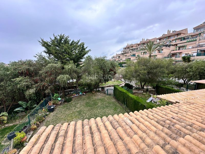 Foto 0d6557b9-663d-4eca-82a5-d99b4693f410. Casa aparellada amb aparcament piscina a La Alcaidesa