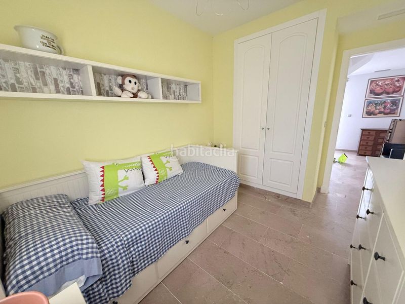 Foto 434a2d83-dbf5-49ed-b7f1-fd8334e0decf. Casa aparellada amb aparcament piscina a La Alcaidesa