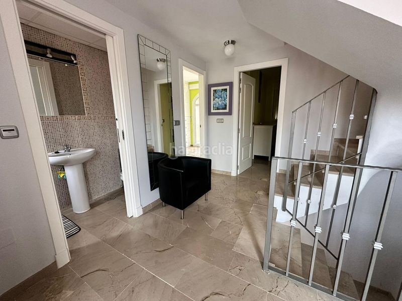 Foto 51cebbb9-446f-4d85-82a7-d41a39586e1e. Casa aparellada amb aparcament piscina a La Alcaidesa