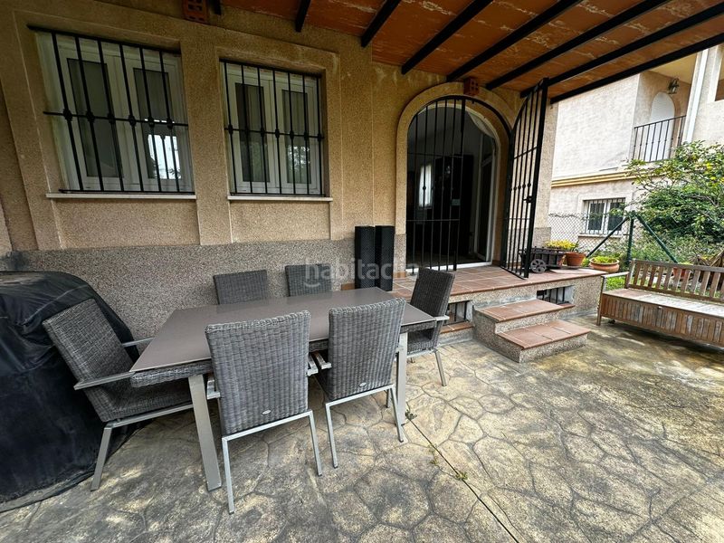 Foto a7179fce-039e-496e-8bd2-e80ef438949a. Casa aparellada amb aparcament piscina a La Alcaidesa